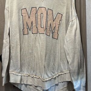 Cream 'MOM' Sweatshirt